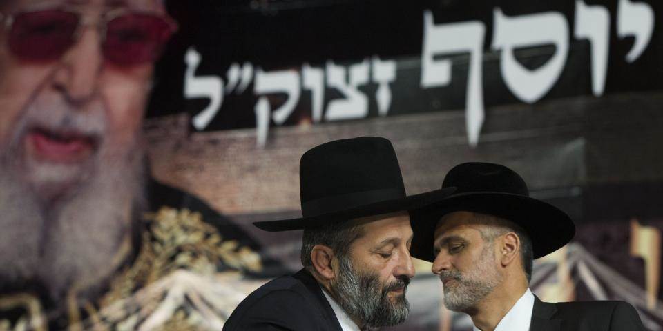 האם יש קשר בין "דעת תורה" ובין שאלת זהות העומד בראש מפלגה פוליטית?