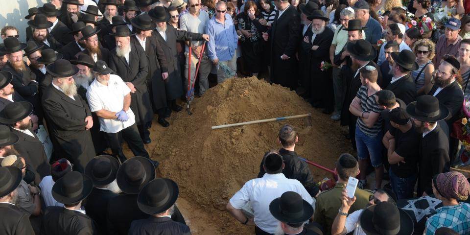 במותה ציוותה: אסתי ויינשטיין חשפה את סיפורה כדי שלא נוכל להישאר אדישים