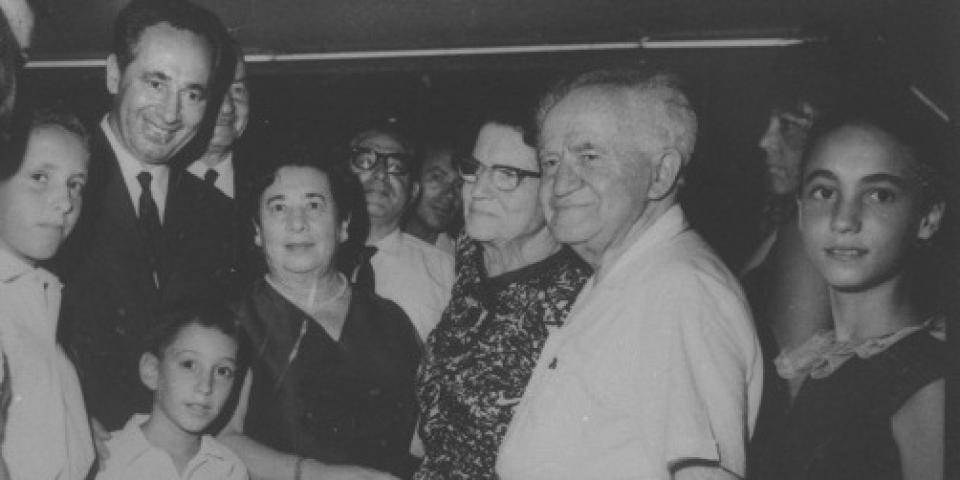 פרס, ישראל: האם שמעון פרס ראה את עצמו כל השנים כחוזה המדינה החדש?