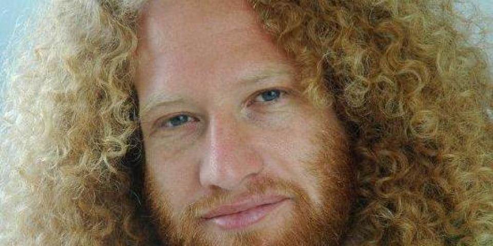 "היסטוריה היא התיק שלתוכו זורקים הכול": ריאיון עם המשורר יונתן ברג