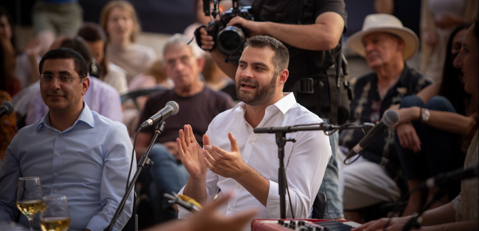 רחמנא דעני (דעני לעניי) – מתוך אירוע קבלת שבת בבית אבי חי