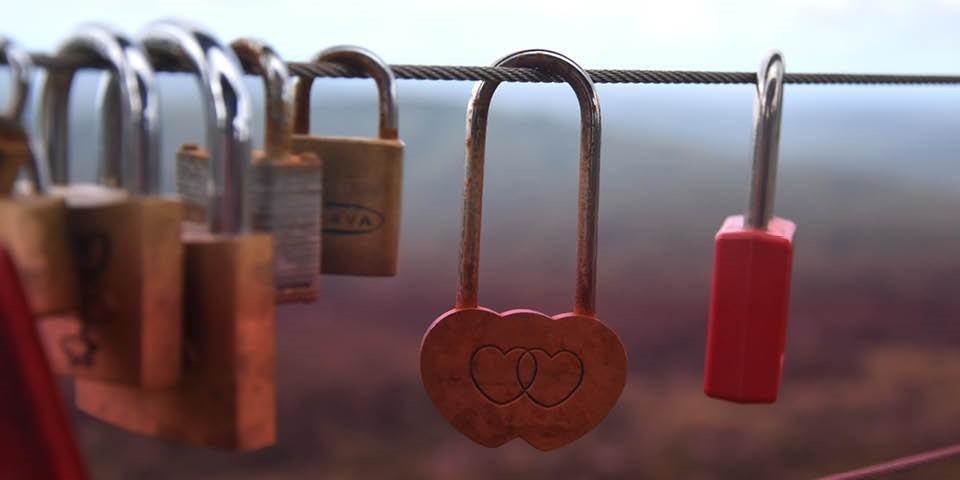 Tokens of Affection: Gifts and Marriage in Historical Perspective