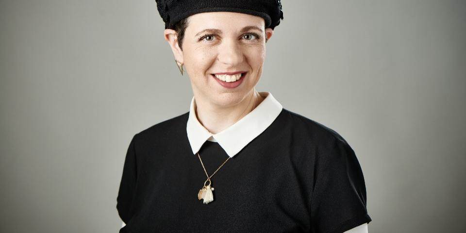 בתים נופלים וקירות רעועים