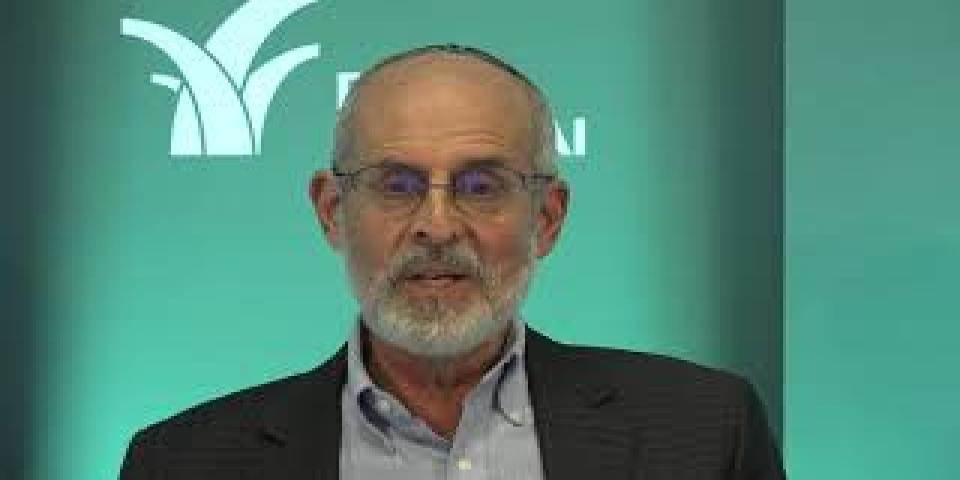 Messianists, Pragmatists and Patriots